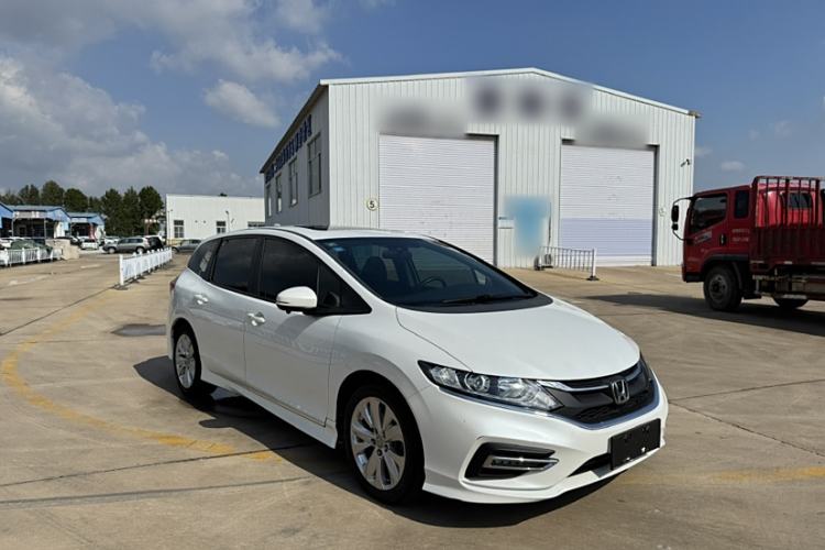 Used Honda Jade 2017 1.8L automatic Comfort version 5 seats Exterior 2