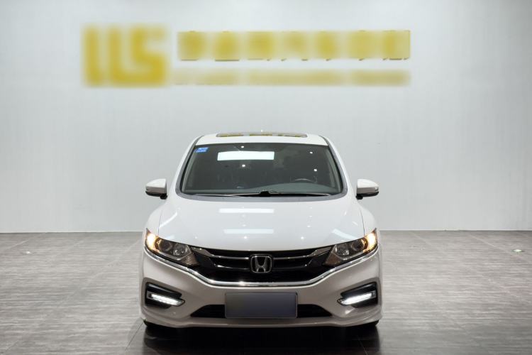 Used Honda Jade 2017 1.8L automatic Comfort version 5 seats Exterior 2
