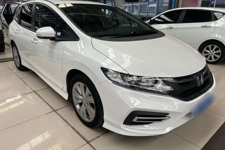 Used Honda Jade 2017 1.8L automatic Comfort version 5 seats Exterior 2