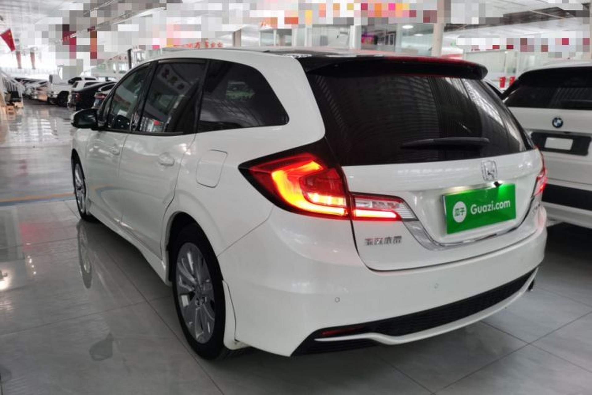 Used Honda Jade 2017 1.8L automatic Comfort version 5 seats Exterior 2