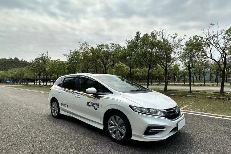 Used Honda Jade 2017 1.8L automatic Comfort version 5 seats Exterior 2