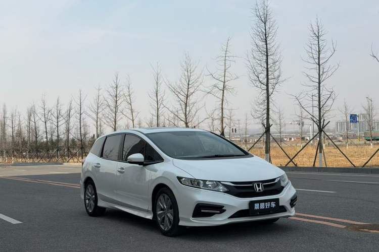 Used Honda Jade 2017 1.8L automatic Comfort version 5 seats Exterior 2