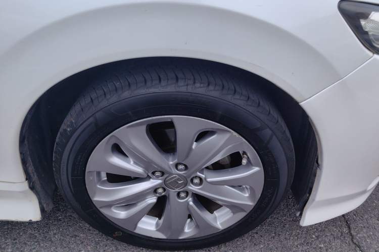Used Honda Jade 2017 1.8L automatic Comfort version 5 seats Exterior 3