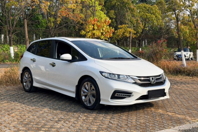 Used Honda Jade 2017 1.8L automatic Comfort version 5 seats Exterior 3