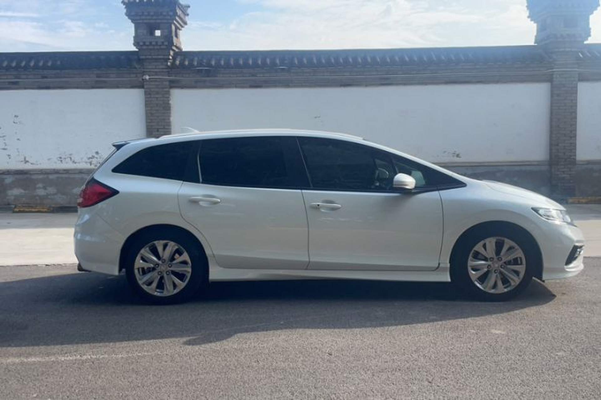Used Honda Jade 2017 1.8L automatic Comfort version 5 seats Exterior 3