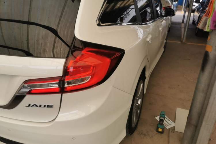 Used Honda Jade 2017 1.8L automatic Comfort version 5 seats Exterior 3