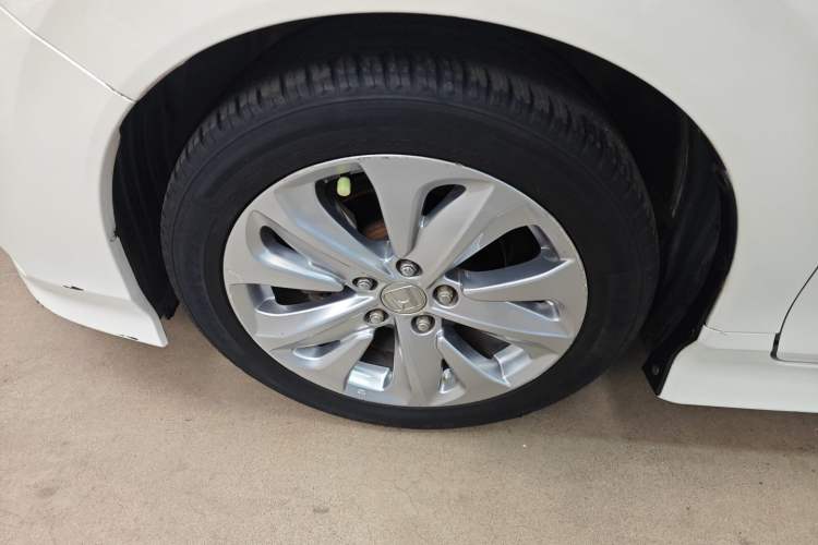 Used Honda Jade 2017 1.8L automatic Comfort version 5 seats Exterior 4