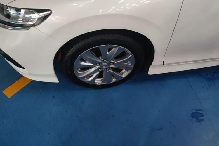 Used Honda Jade 2017 1.8L automatic Comfort version 6 seats Exterior 4