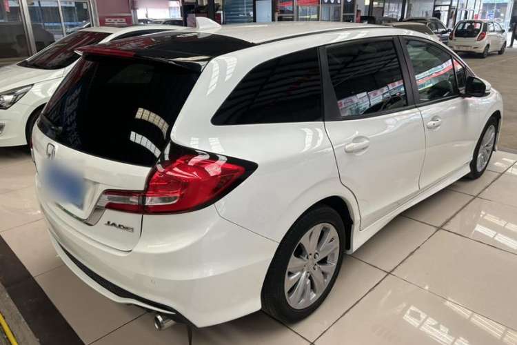 Used Honda Jade 2017 1.8L automatic Comfort version 5 seats Exterior 4
