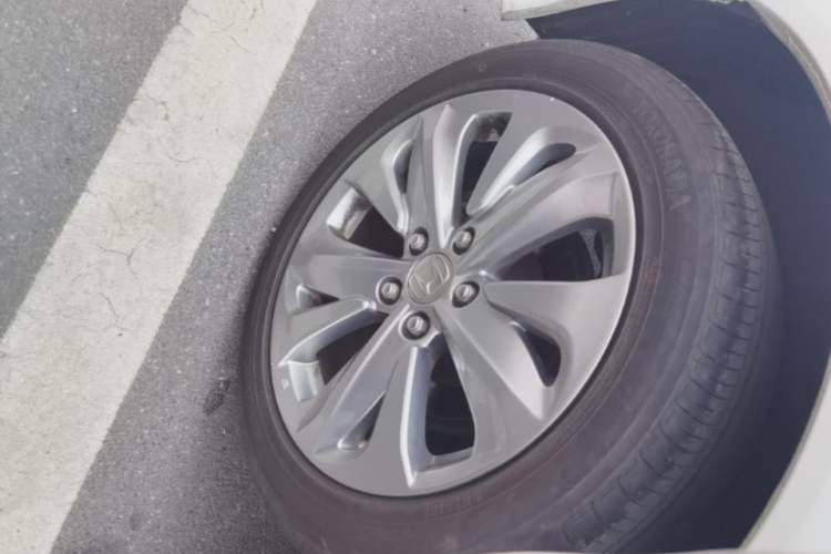 Used Honda Jade 2017 1.8L automatic Comfort version 5 seats Exterior 5