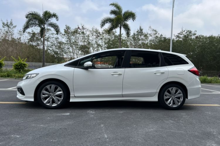 Used Honda Jade 2017 1.8L automatic Comfort version 5 seats Exterior 5