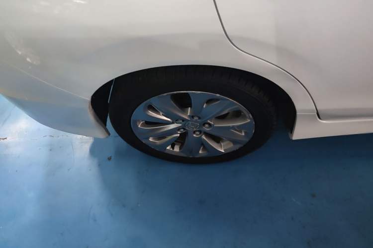 Used Honda Jade 2017 1.8L automatic Comfort version 6 seats Exterior 5