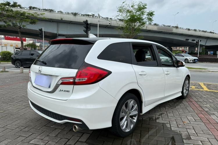 Used Honda Jade 2017 1.8L automatic Comfort version 5 seats Exterior 5