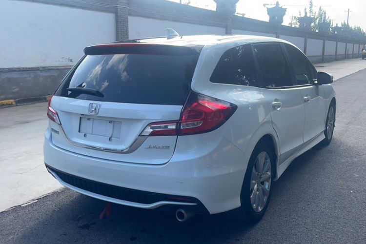 Used Honda Jade 2017 1.8L automatic Comfort version 5 seats Exterior 5