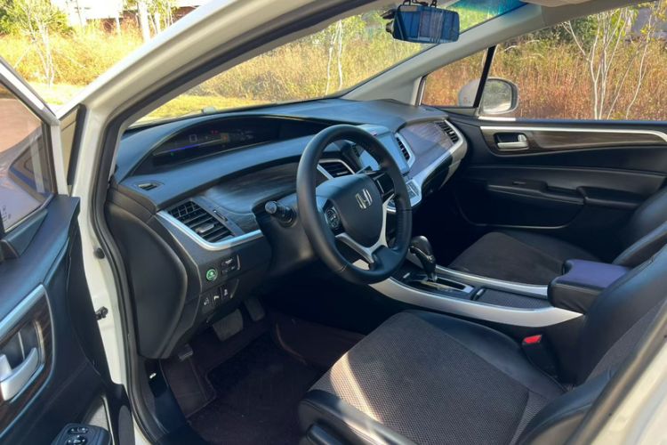 Used Honda Jade 2017 1.8L automatic Comfort version 5 seats Exterior 9