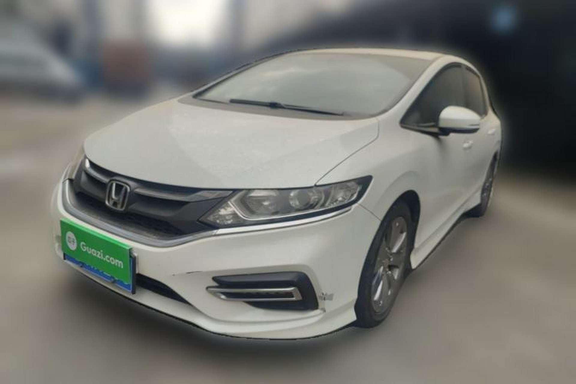 Used Honda Jade 2017 1.8L automatic Comfort version 6 seats Front Left 45 Deg