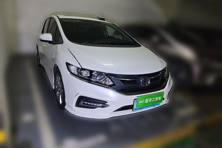 Used Honda Jade 2017 1.8L automatic Comfort version 5 seats Front Right 45 Deg