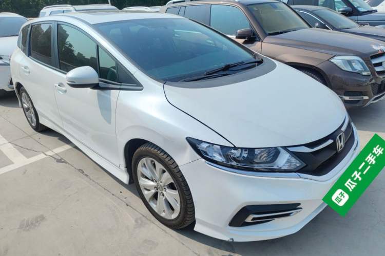 Used Honda Jade 2017 1.8L automatic Comfort version 5 seats Front Right 45 Deg