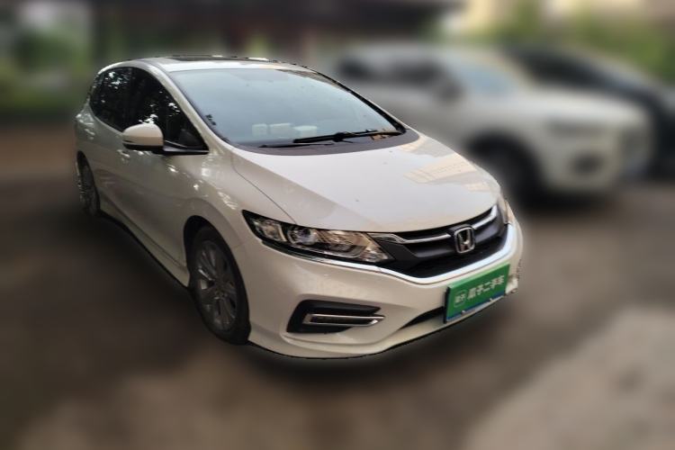 Used Honda Jade 2017 1.8L automatic Comfort version 5 seats Front Right 45 Deg