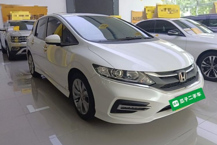 Used Honda Jade 2017 1.8L automatic Comfort version 5 seats Front Right 45 Deg