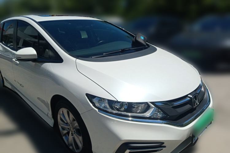 Used Honda Jade 2017 1.8L automatic Comfort version 5 seats Front Right 45 Deg