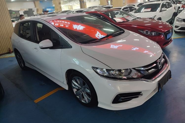 Used Honda Jade 2017 1.8L automatic Comfort version 6 seats Front Right 45 Deg