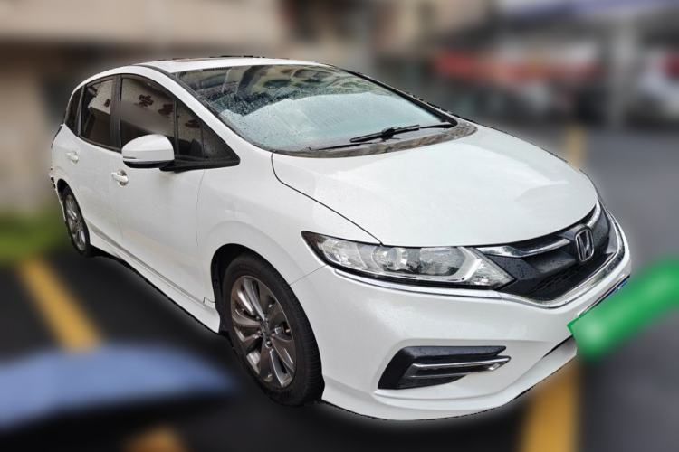 Used Honda Jade 2017 1.8L automatic Comfort version 5 seats Front Right 45 Deg