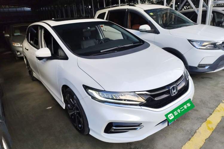 Used Honda Jade 2017 210 TURBO CVT Luxury Edition 5 Seats Front Right 45 Deg