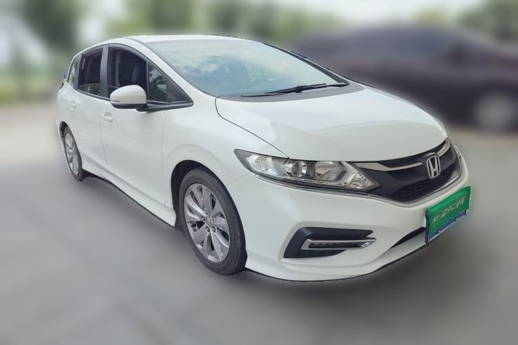 Used Honda Jade 2017 1.8L automatic Comfort version 5 seats Front Right 45 Deg