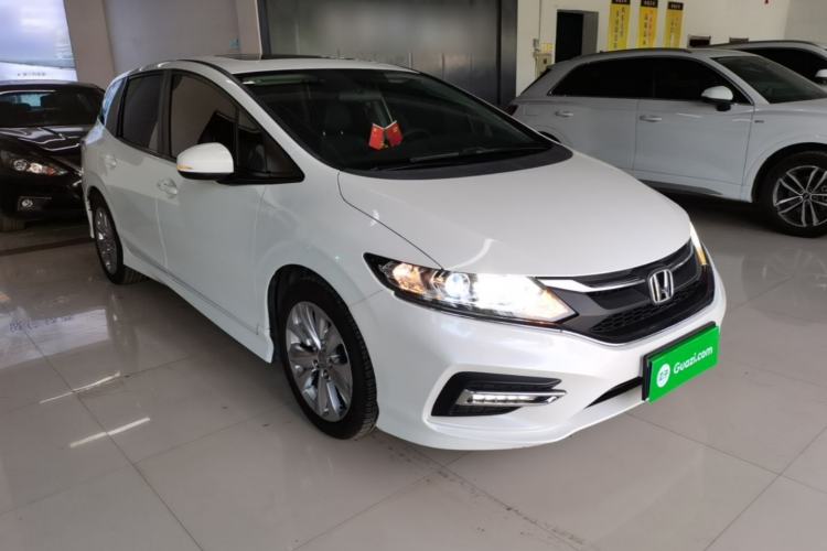 Used Honda Jade 2017 1.8L automatic Comfort version 5 seats Front Right 45 Deg