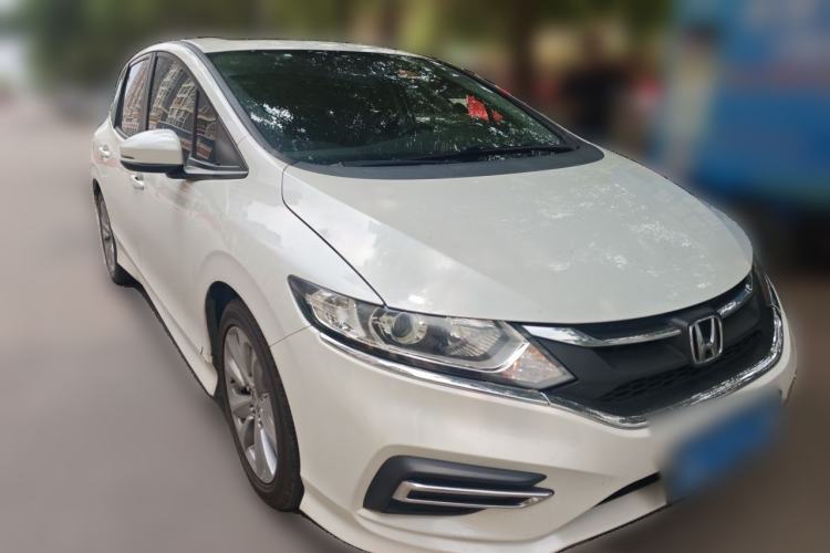 Used Honda Jade 2017 1.8L automatic Comfort version 5 seats Front Right 45 Deg