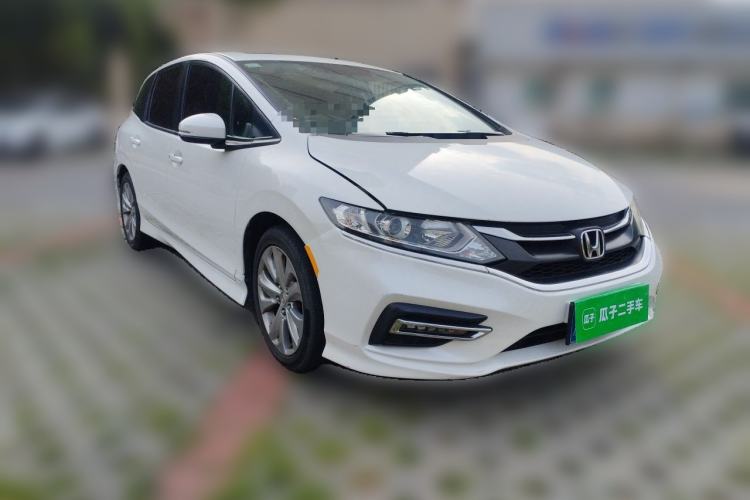 Used Honda Jade 2017 1.8L automatic Comfort version 5 seats Front Right 45 Deg
