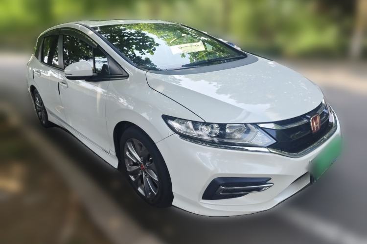 Used Honda Jade 2017 1.8L automatic Comfort version 5 seats Front Right 45 Deg