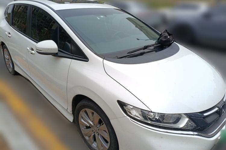 Used Honda Jade 2017 1.8L automatic Comfort version 5 seats Front Right 45 Deg