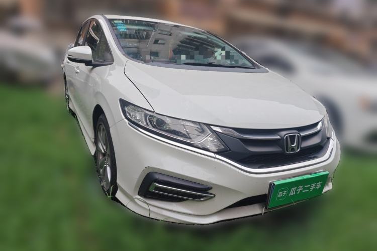 Used Honda Jade 2017 1.8L automatic Comfort version 5 seats Front Right 45 Deg