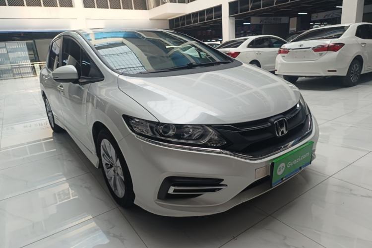 Used Honda Jade 2017 1.8L automatic Comfort version 5 seats Front Right 45 Deg
