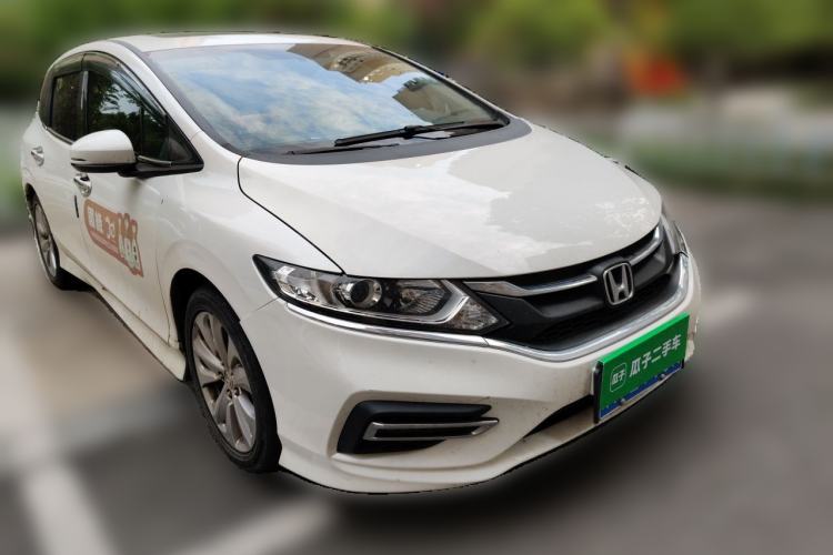 Used Honda Jade 2017 1.8L automatic Comfort version 5 seats Front Right 45 Deg