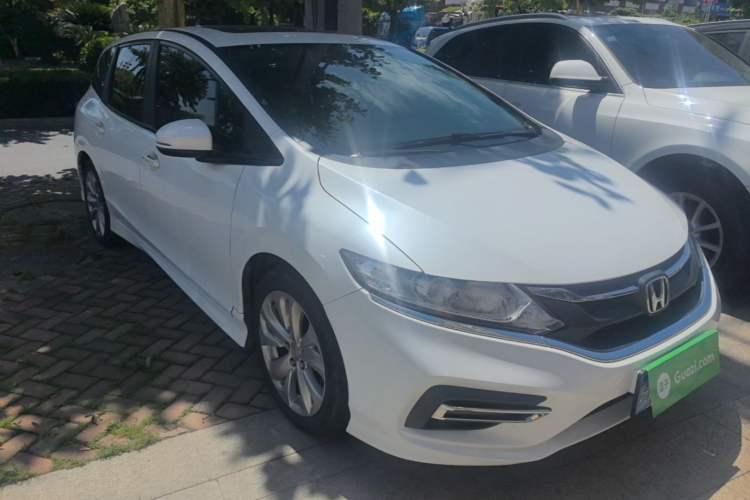 Used Honda Jade 2017 1.8L automatic Comfort version 5 seats Front Right 45 Deg