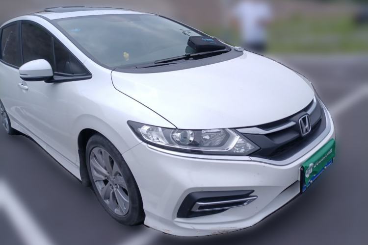 Used Honda Jade 2017 1.8L automatic Comfort version 5 seats Front Right 45 Deg