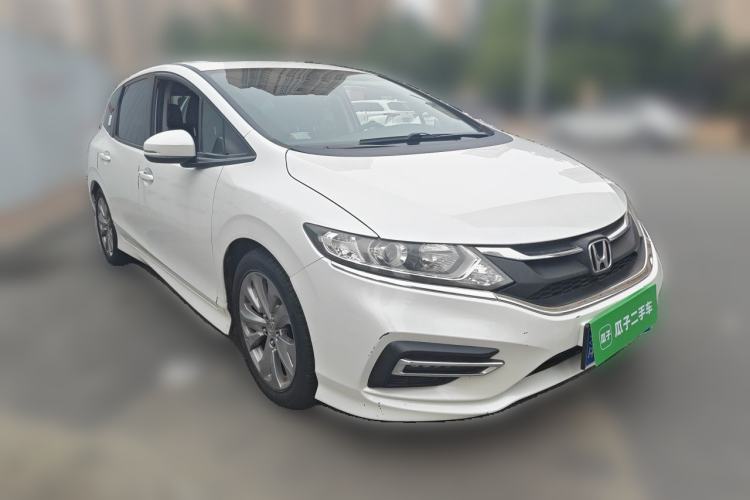 Used Honda Jade 2017 1.8L automatic Comfort version 5 seats Front Right 45 Deg