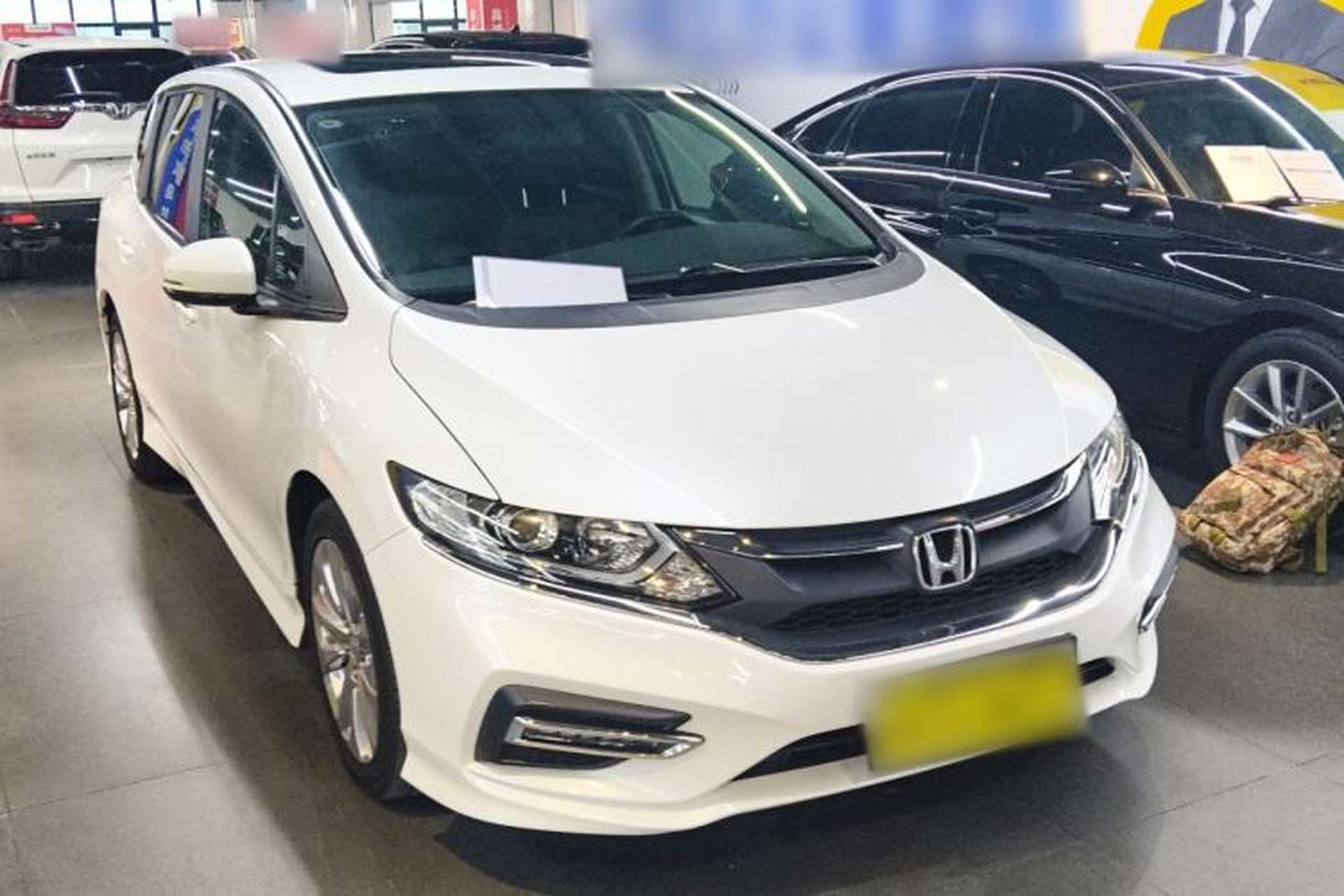 Used Honda Jade 2017 1.8L automatic Comfort version 5 seats Front Right 45 Deg