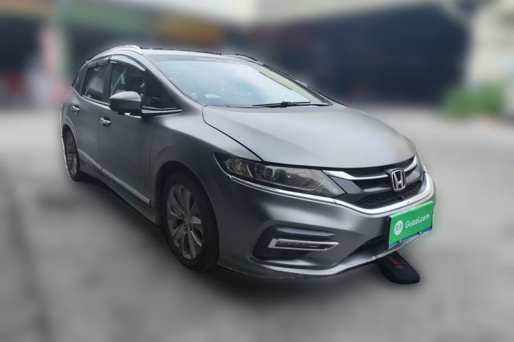 Used Honda Jade 2017 1.8L automatic Comfort version 5 seats Front Right 45 Deg