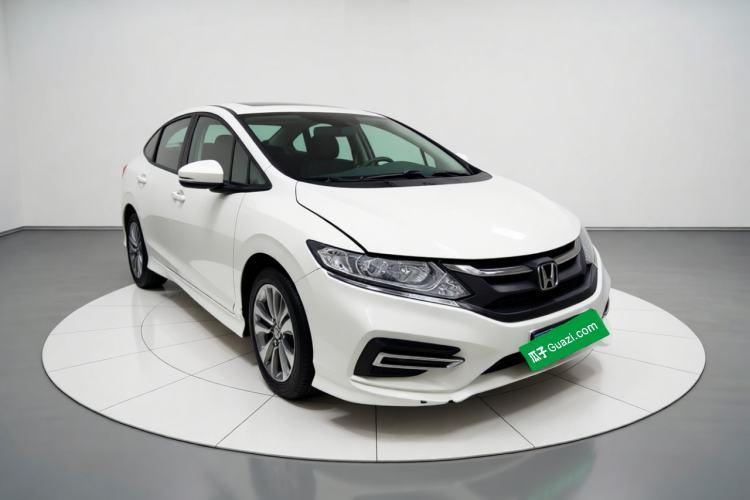 Used Honda Jade 2017 1.8L automatic Comfort version 5 seats Front Right 45 Deg