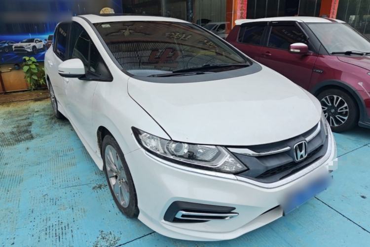 Used Honda Jade 2017 1.8L automatic Comfort version 5 seats Front Right 45 Deg