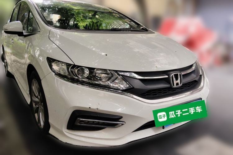 Used Honda Jade 2017 1.8L automatic Comfort version 5 seats Front Right 45 Deg