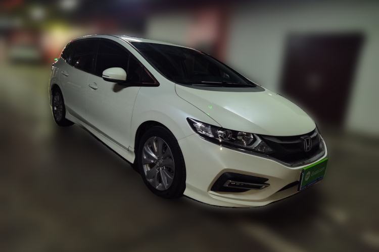 Used Honda Jade 2017 1.8L automatic Comfort version 5 seats Front Right 45 Deg