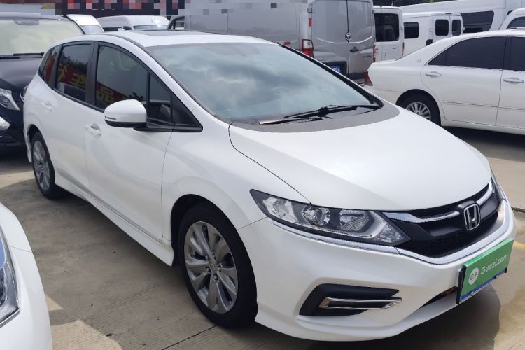 Used Honda Jade 2017 1.8L automatic Comfort version 5 seats Front Right 45 Deg