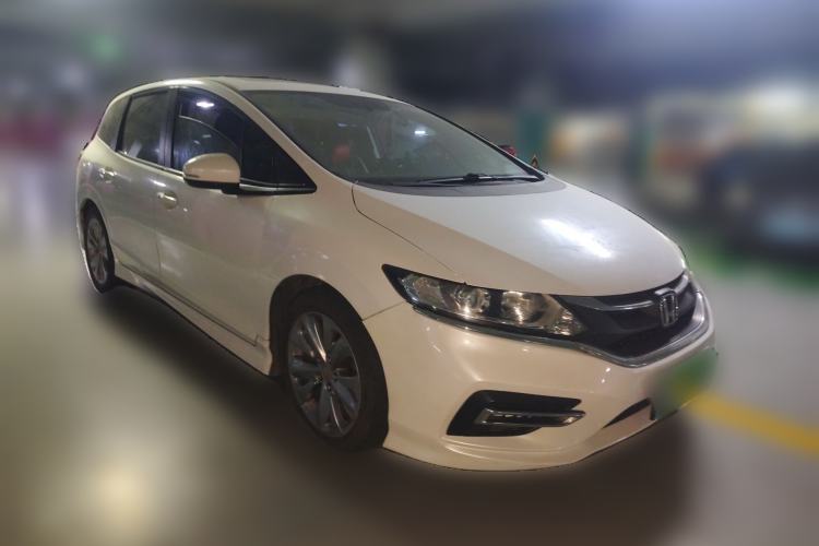 Used Honda Jade 2017 1.8L automatic Comfort version 5 seats Front Right 45 Deg