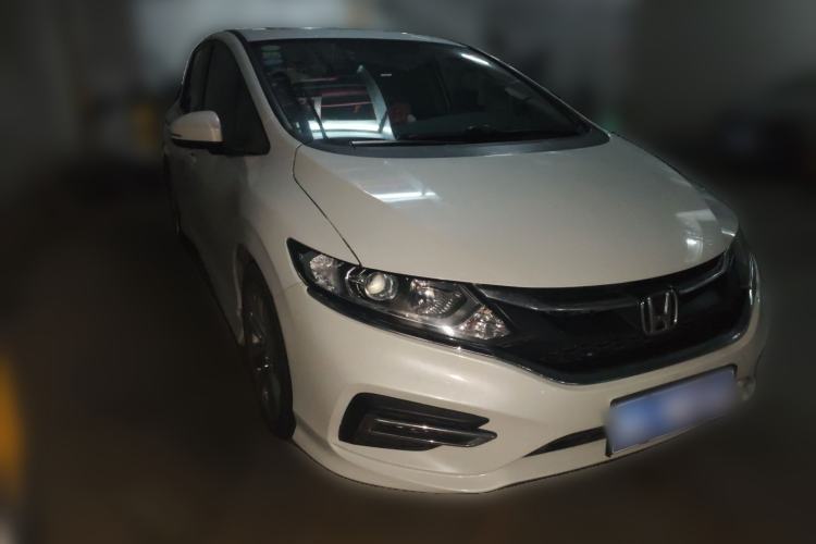 Used Honda Jade 2017 1.8L automatic Comfort version 5 seats Front Right 45 Deg