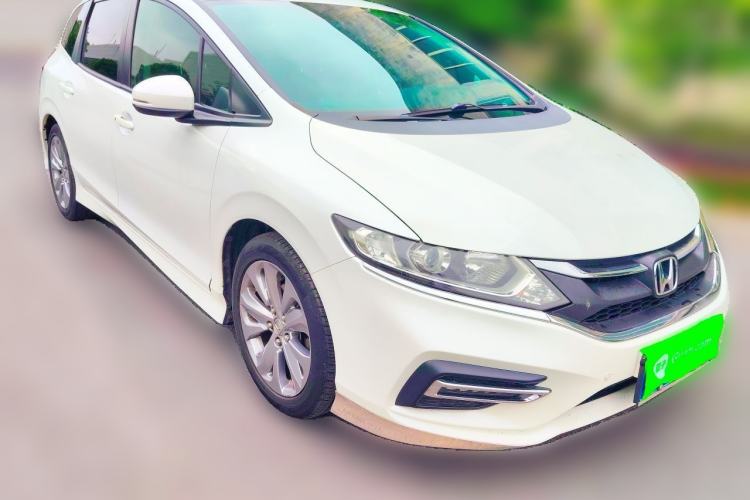 Used Honda Jade 2017 1.8L automatic Comfort version 5 seats Front Right 45 Deg